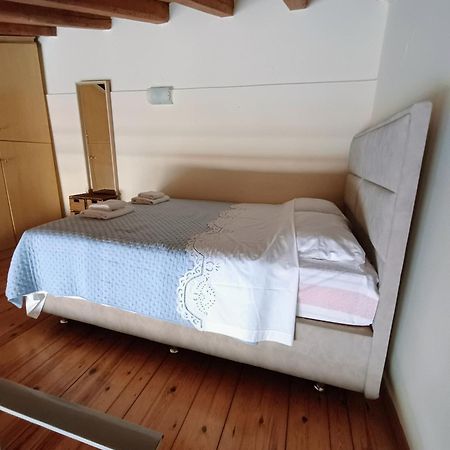 Mary'S Bright Apartment - Corfu Old Town Bagian luar foto