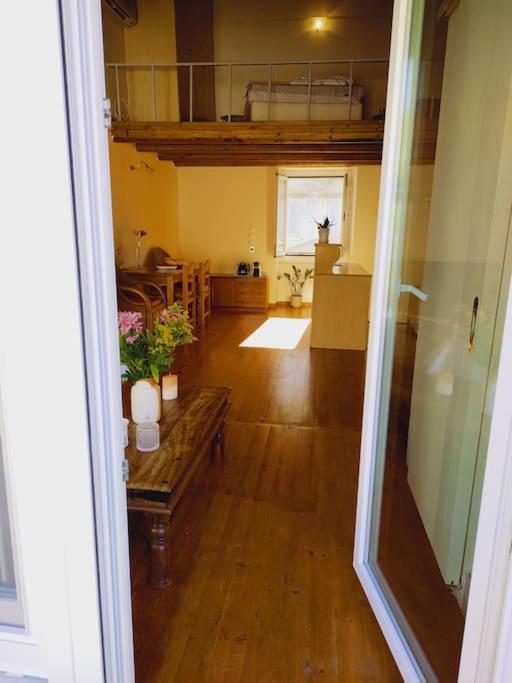Mary'S Bright Apartment - Corfu Old Town Bagian luar foto