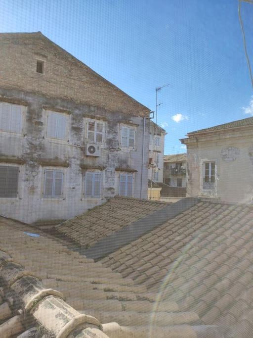Mary'S Bright Apartment - Corfu Old Town Bagian luar foto