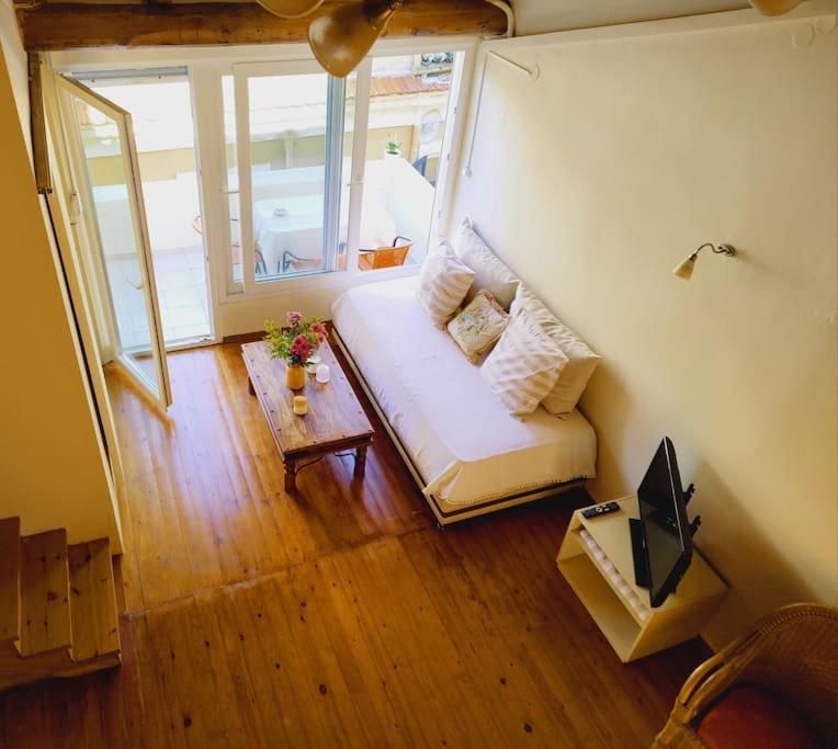 Mary'S Bright Apartment - Corfu Old Town Bagian luar foto
