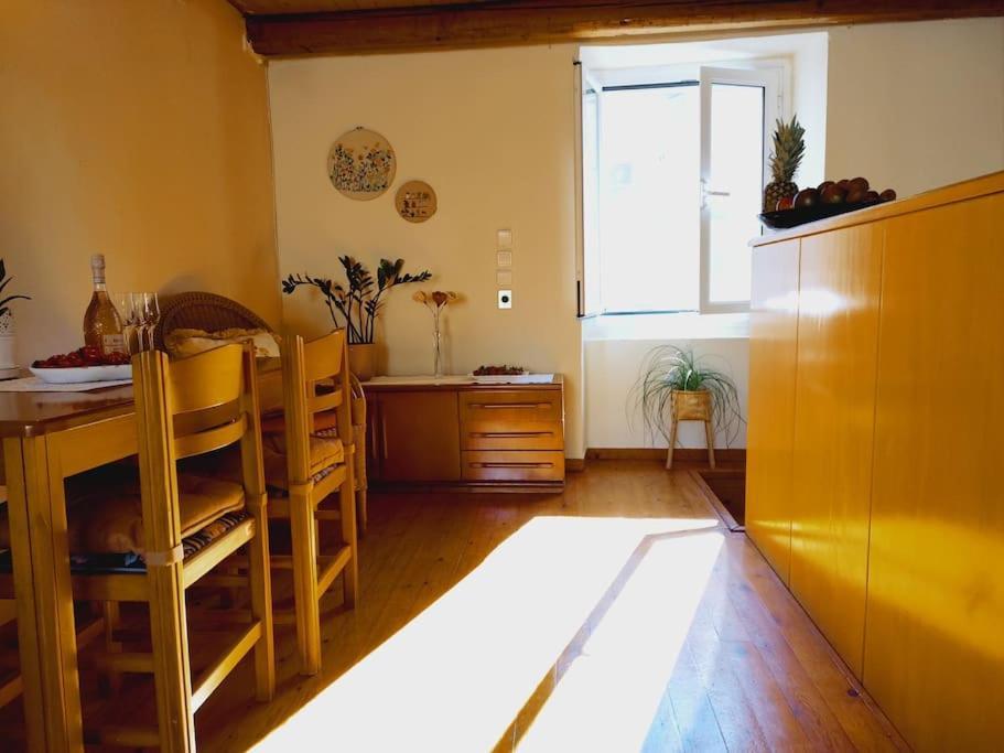 Mary'S Bright Apartment - Corfu Old Town Bagian luar foto