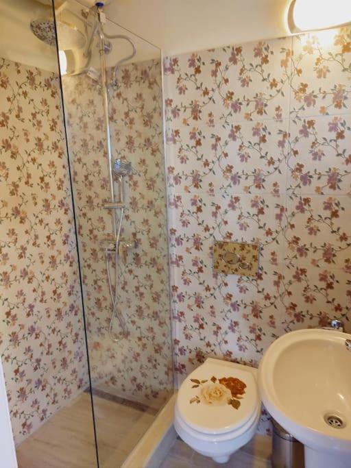 Mary'S Bright Apartment - Corfu Old Town Bagian luar foto